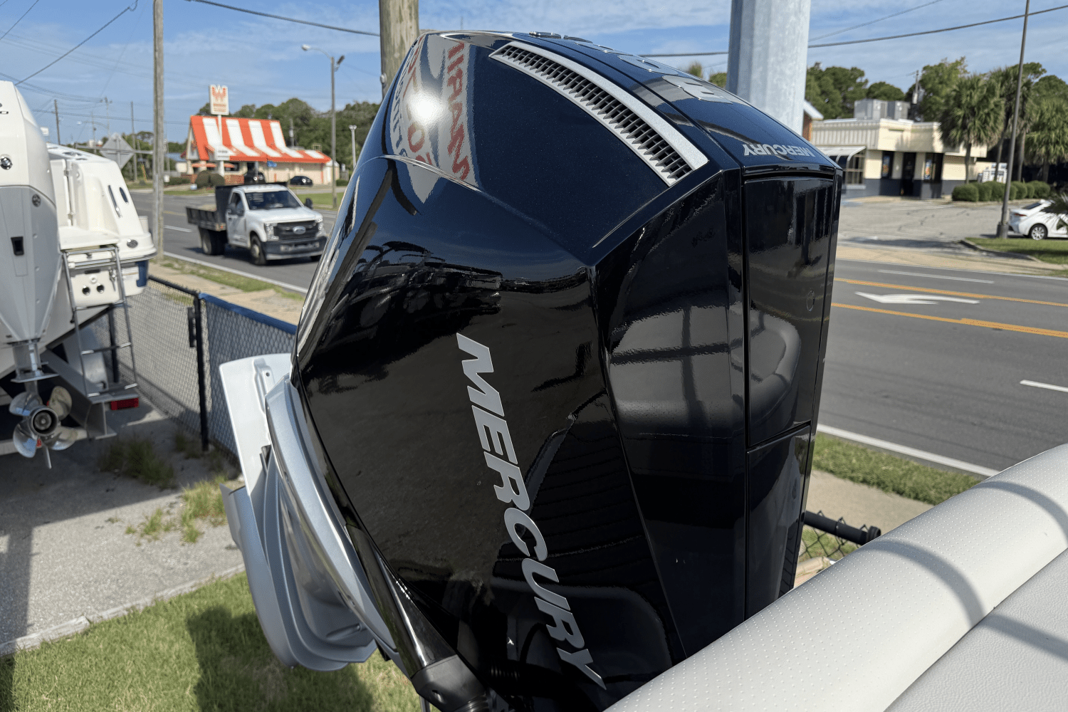 2026 Sea Ray SLX 260 Outboard Image Thumbnail #5