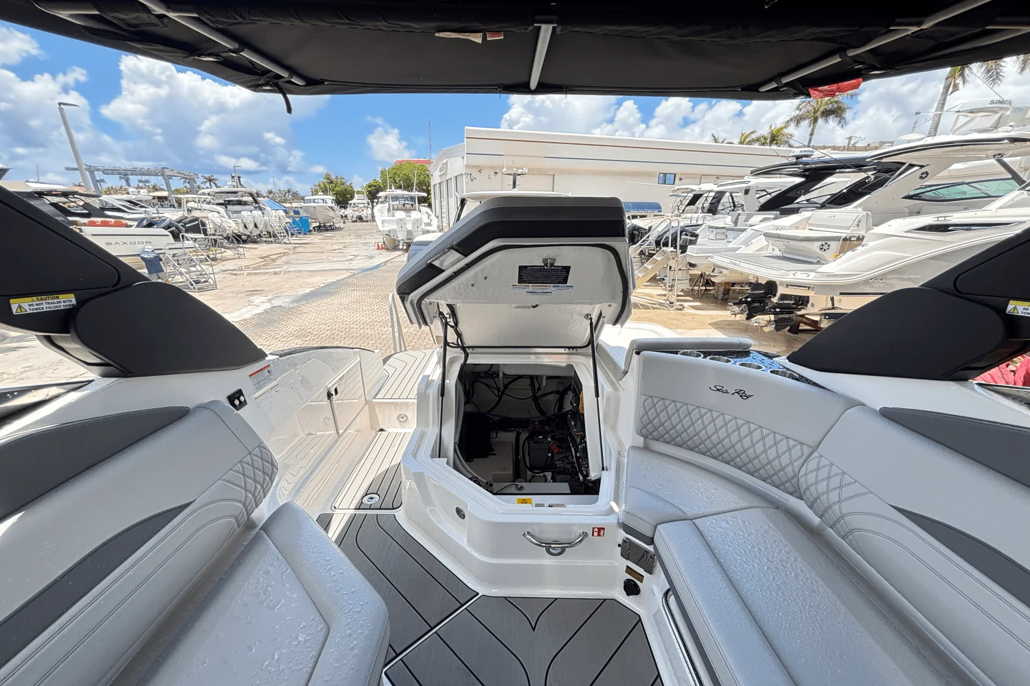 2025 Sea Ray SLX 260 Outboard Image Thumbnail #18