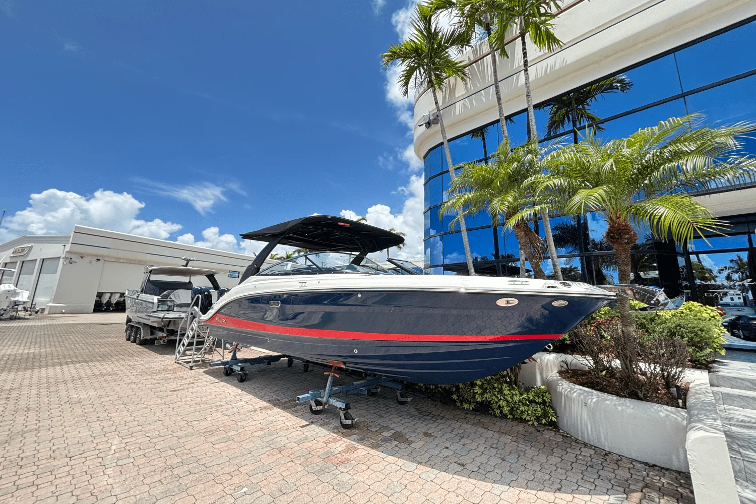 2025 Sea Ray SLX 260 Outboard Image Thumbnail #1