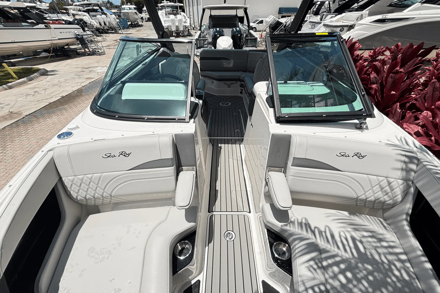 2025 Sea Ray SLX 260 Outboard Image Thumbnail #26