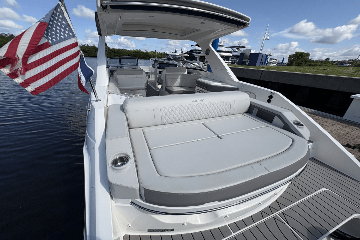 2022 Sea Ray 310 SLX-OB Image Thumbnail #17