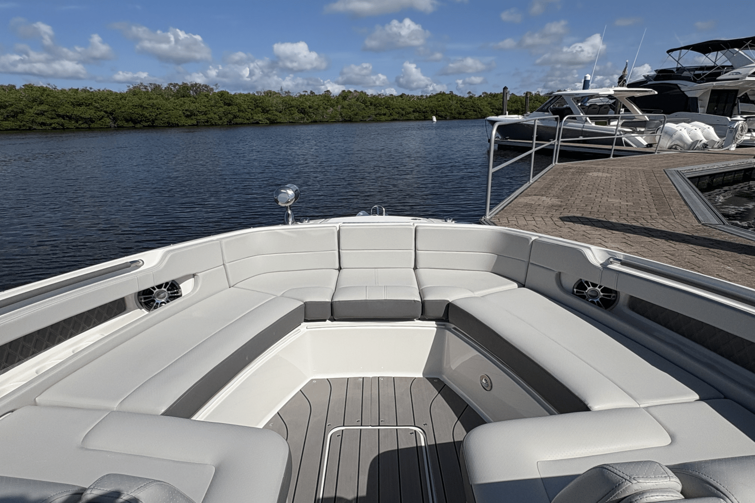 2022 Sea Ray 310 SLX-OB Image Thumbnail #34