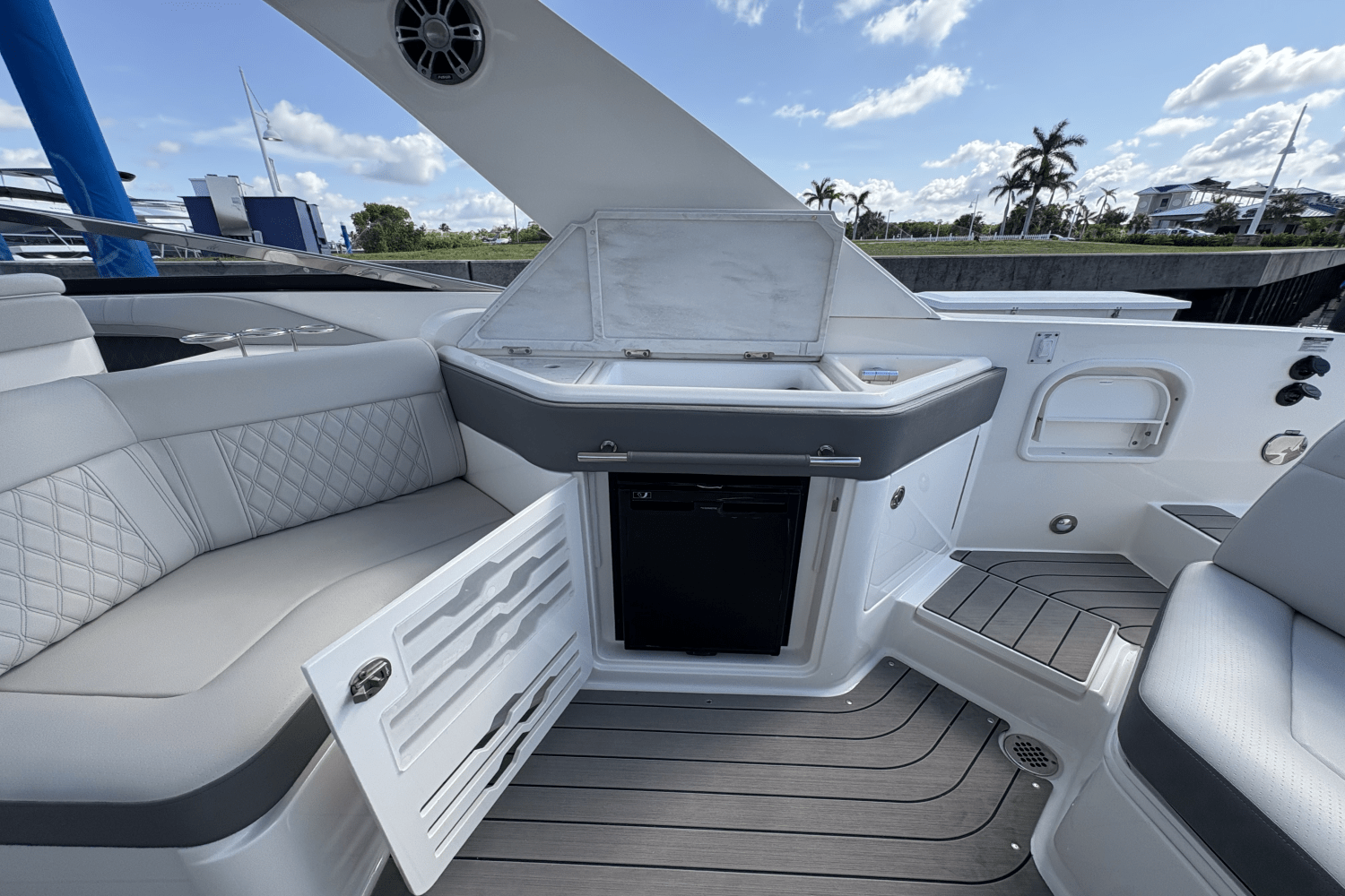 2022 Sea Ray 310 SLX-OB Image Thumbnail #26