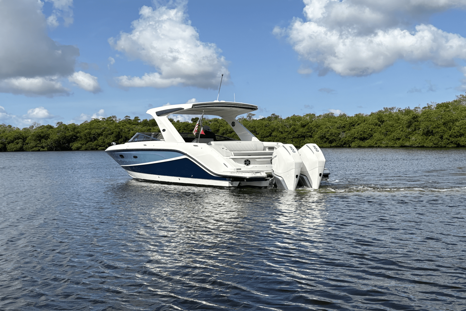 2022 Sea Ray 310 SLX-OB Image Thumbnail #12