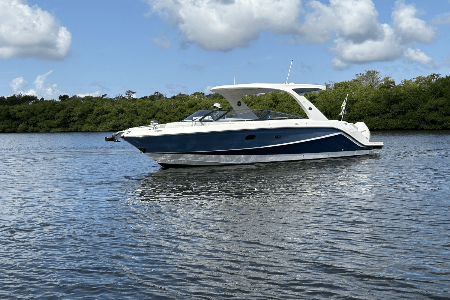 2022 Sea Ray 310 SLX-OB Image Thumbnail #4