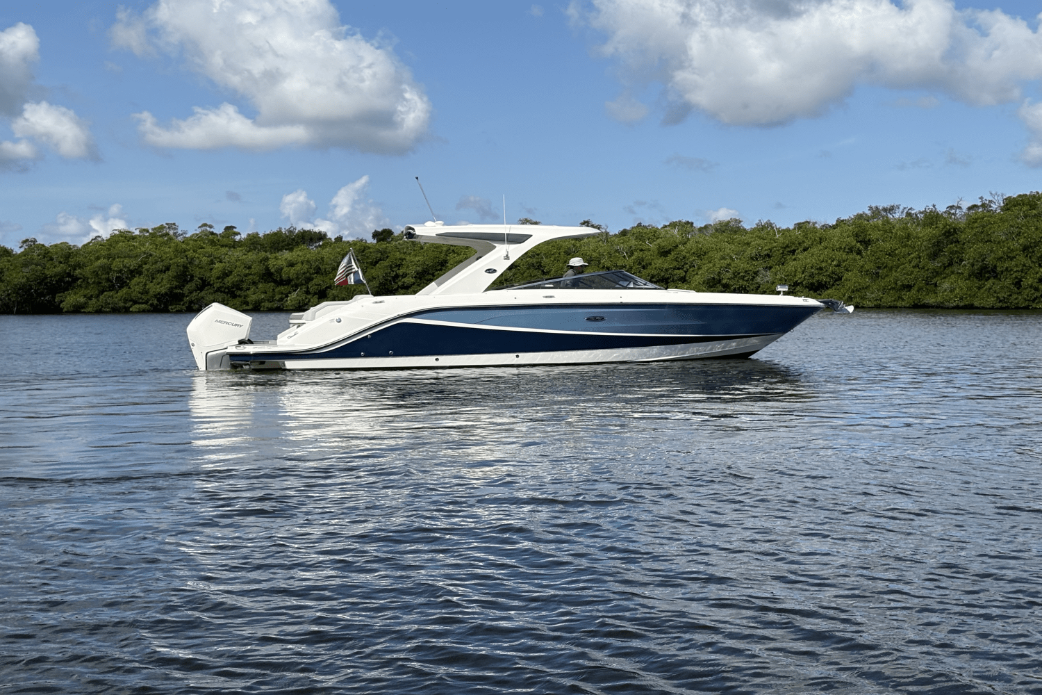 2022 Sea Ray 310 SLX-OB Image Thumbnail #8