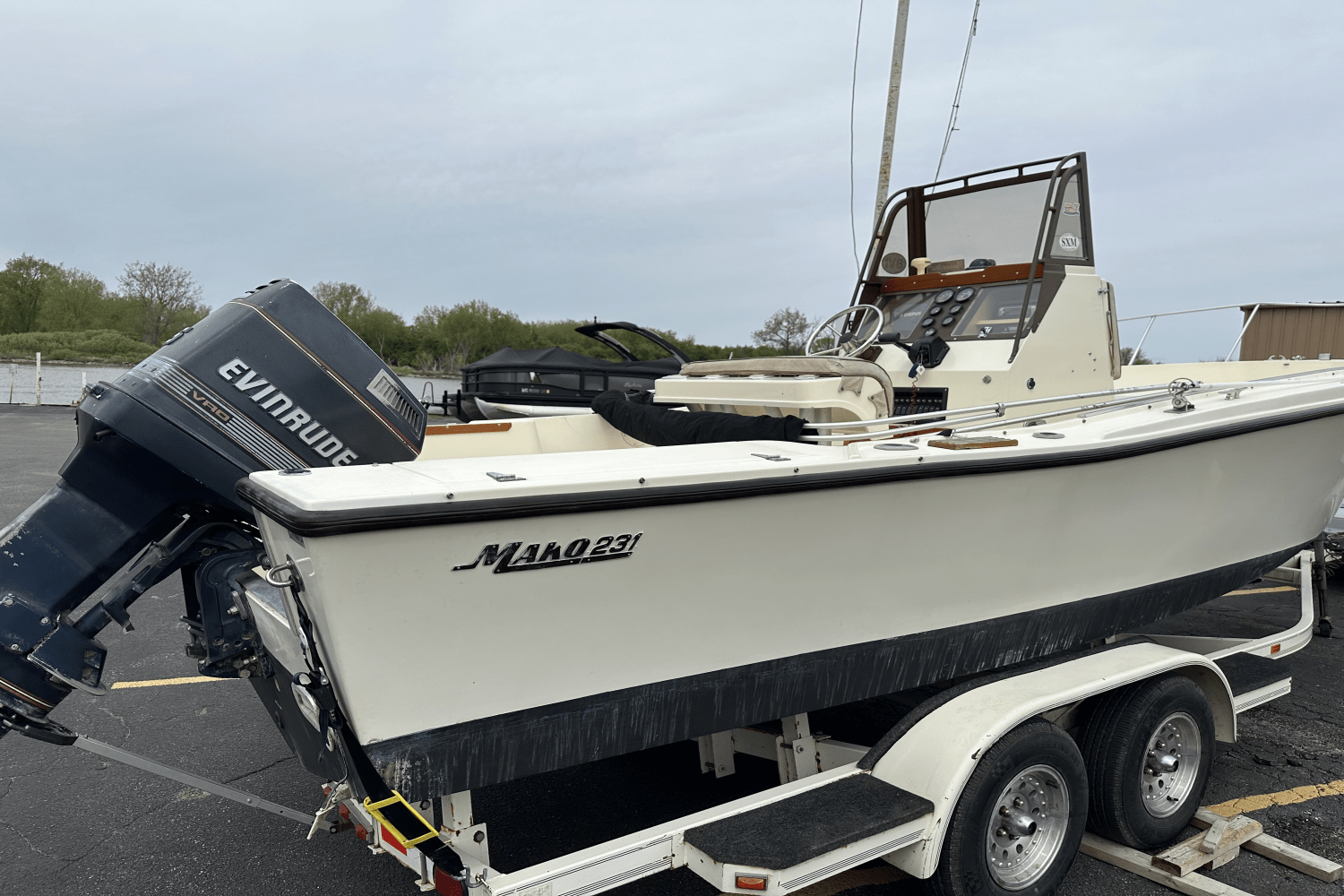 1989 Mako 231 Image Thumbnail #2