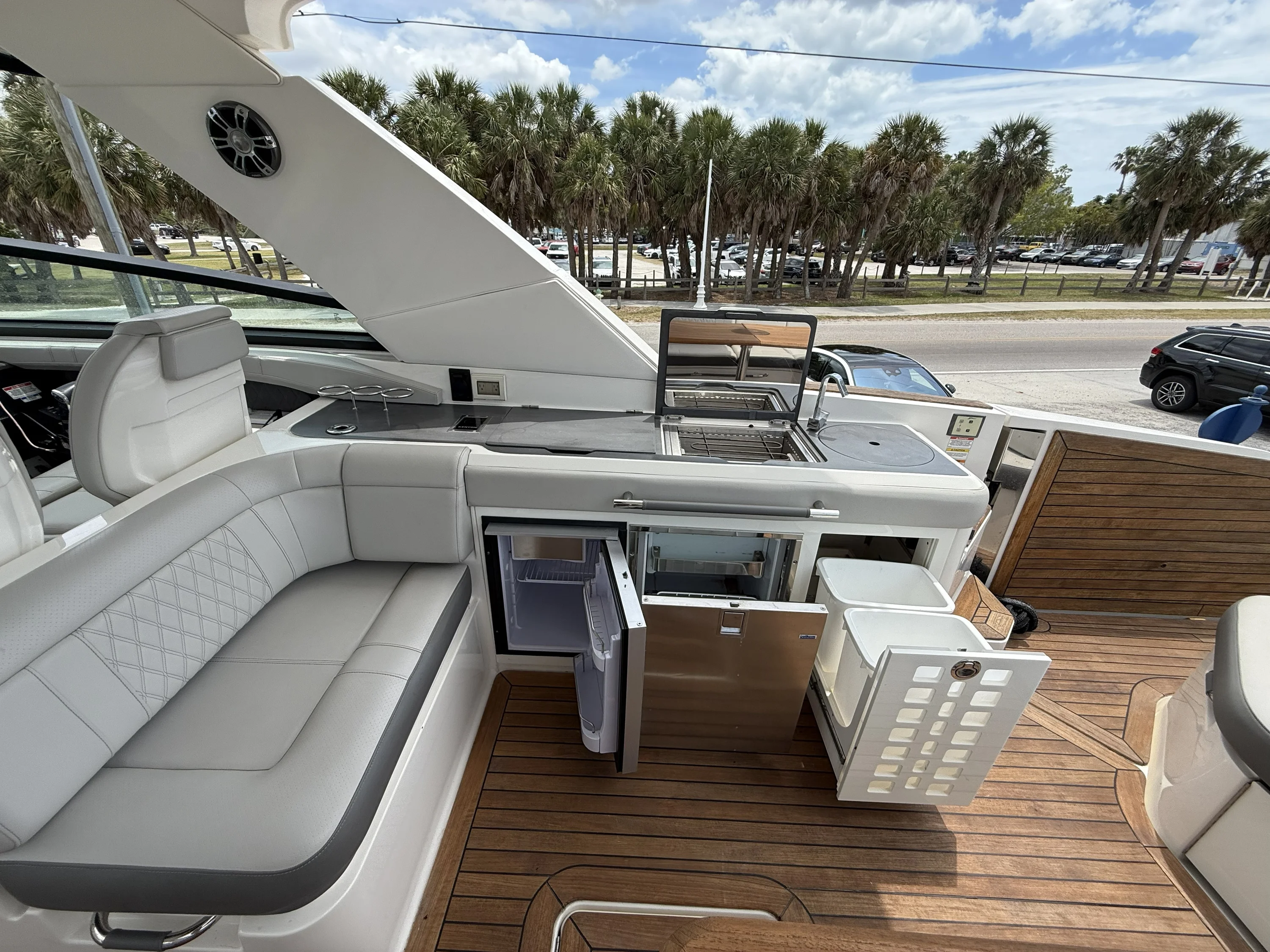 2020 Sea Ray SLX 400 OB Image Thumbnail #18