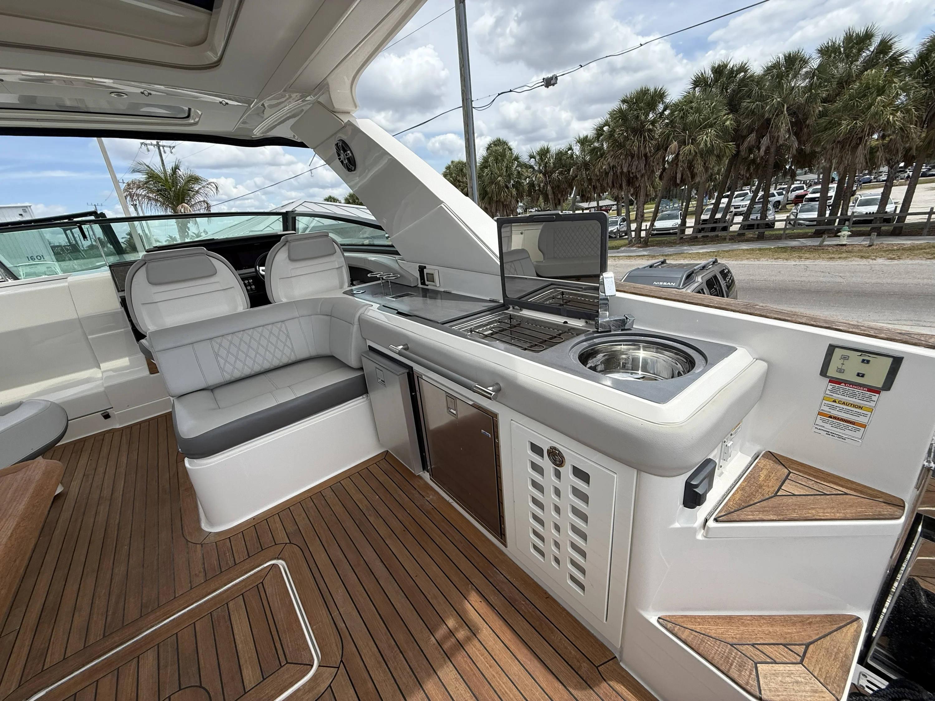 2020 Sea Ray SLX 400 OB Image Thumbnail #17