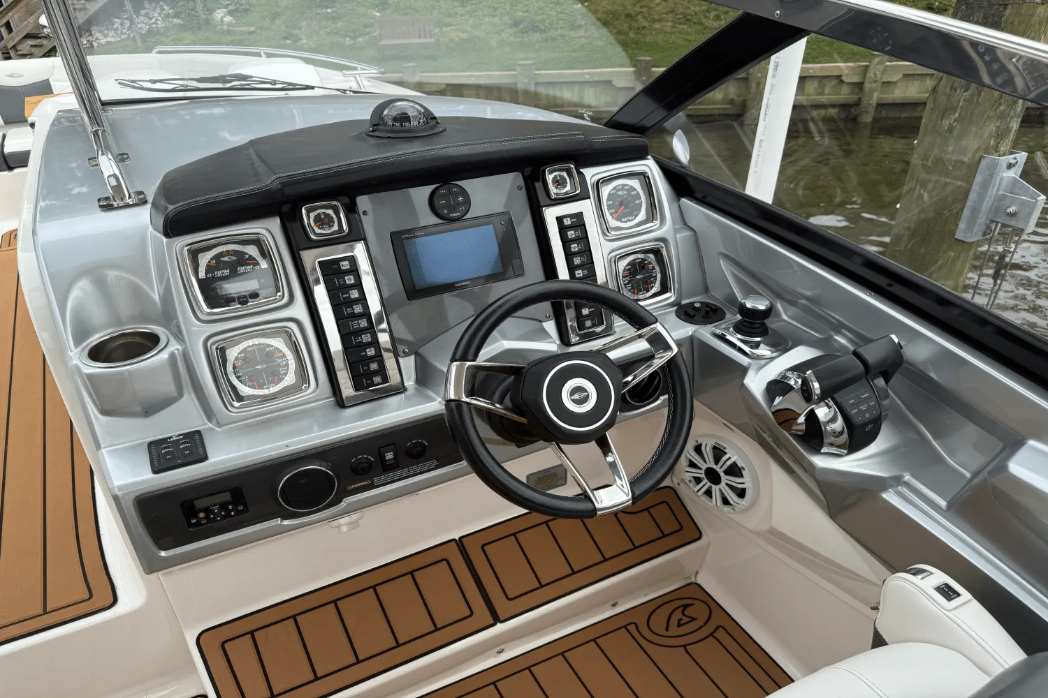 2015 Chaparral 327 SSX Image Thumbnail #18