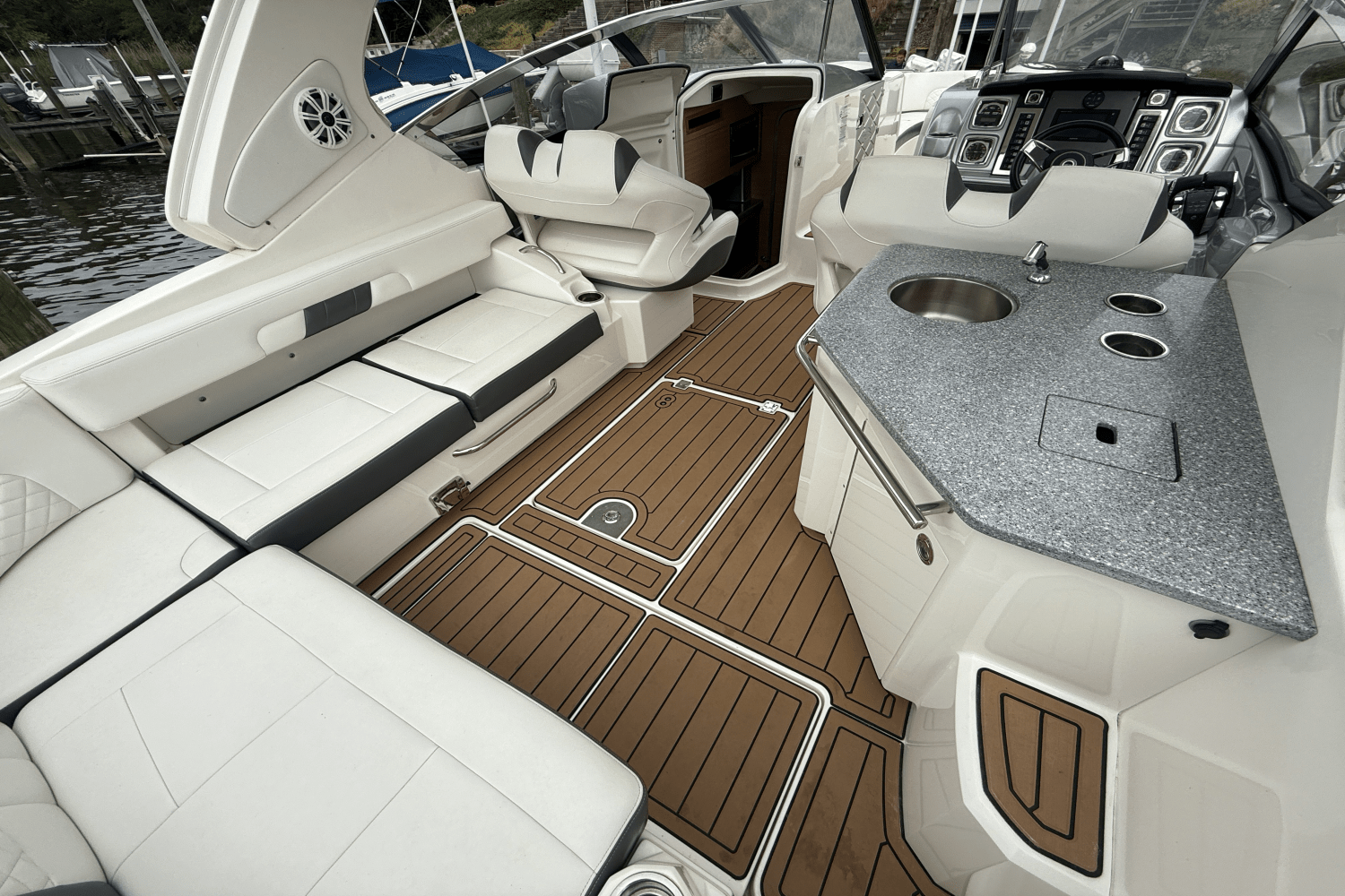 2015 Chaparral 327 SSX Image Thumbnail #12
