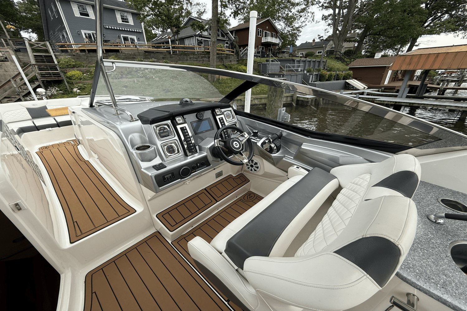 2015 Chaparral 327 SSX Image Thumbnail #19