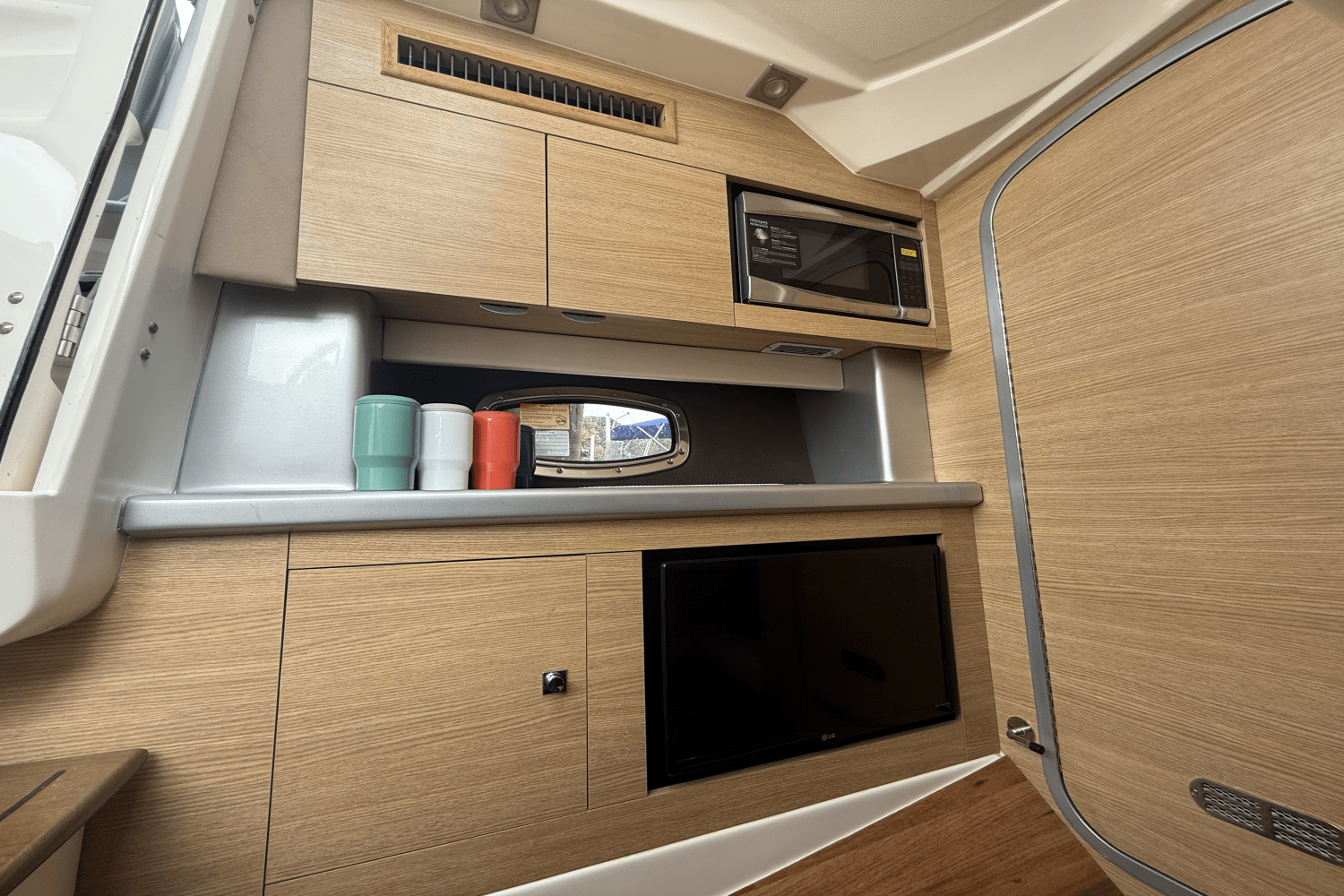 2015 Chaparral 327 SSX Image Thumbnail #23