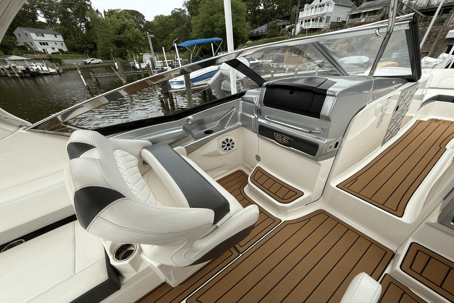 2015 Chaparral 327 SSX Image Thumbnail #21