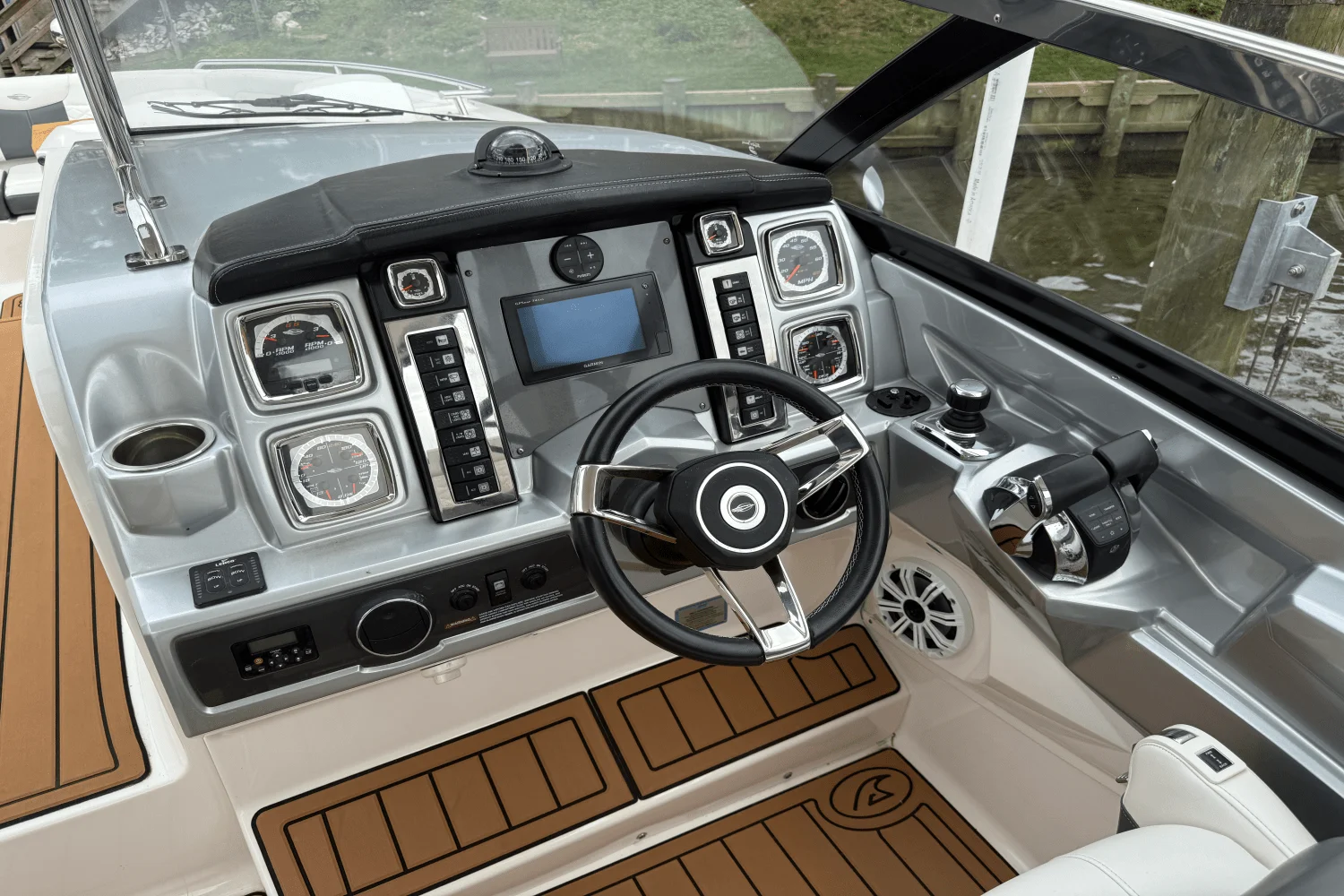 2015 Chaparral 327 SSX Image Thumbnail #18