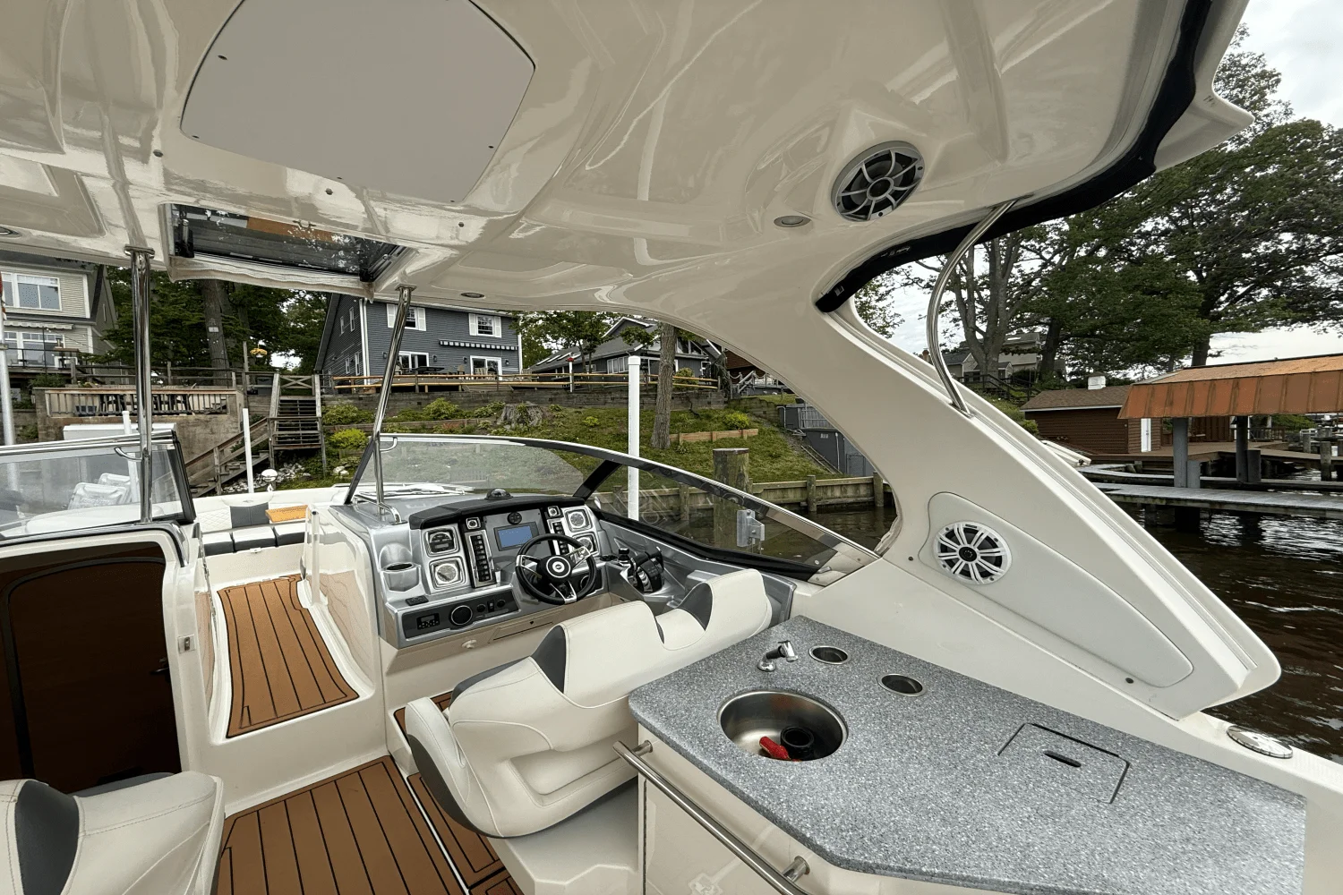 2015 Chaparral 327 SSX Image Thumbnail #16