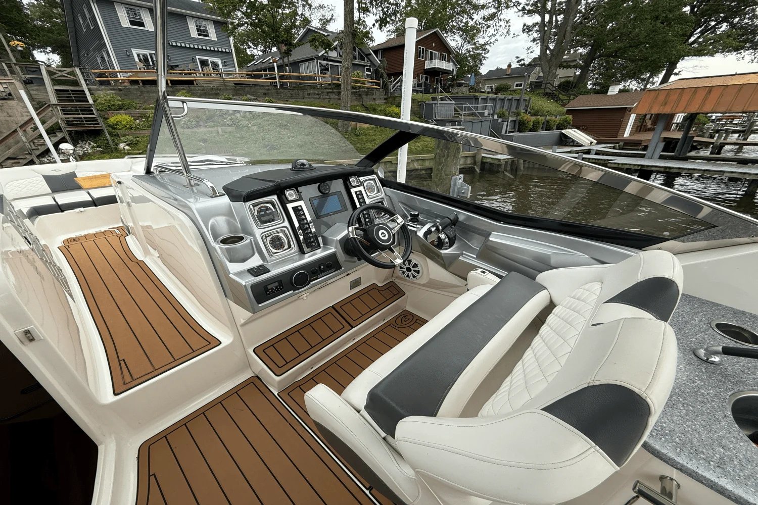 2015 Chaparral 327 SSX Image Thumbnail #17