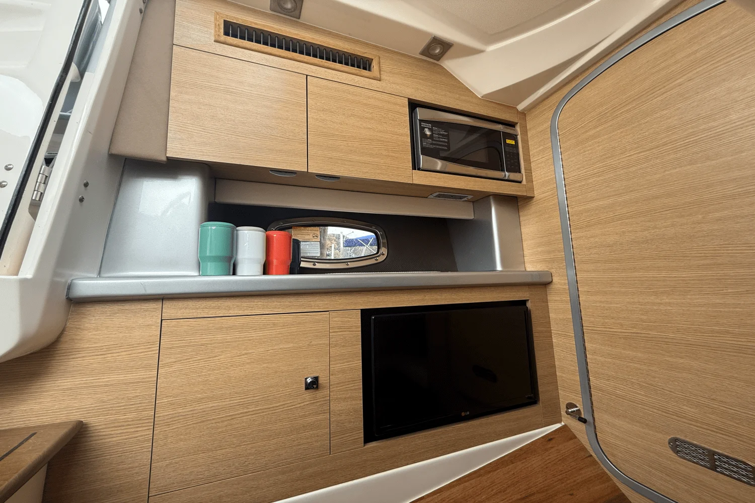 2015 Chaparral 327 SSX Image Thumbnail #21