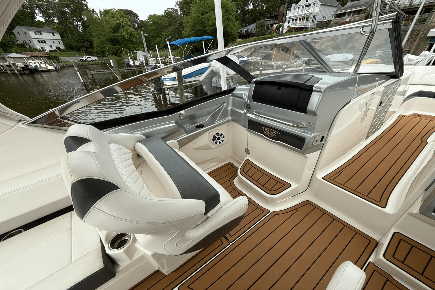 2015 Chaparral 327 SSX Image Thumbnail #19