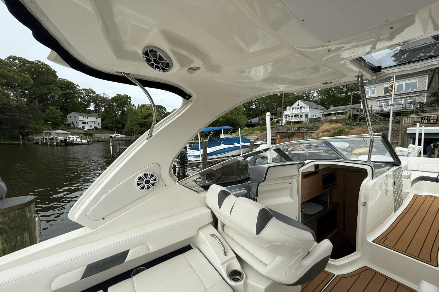 2015 Chaparral 327 SSX Image Thumbnail #11