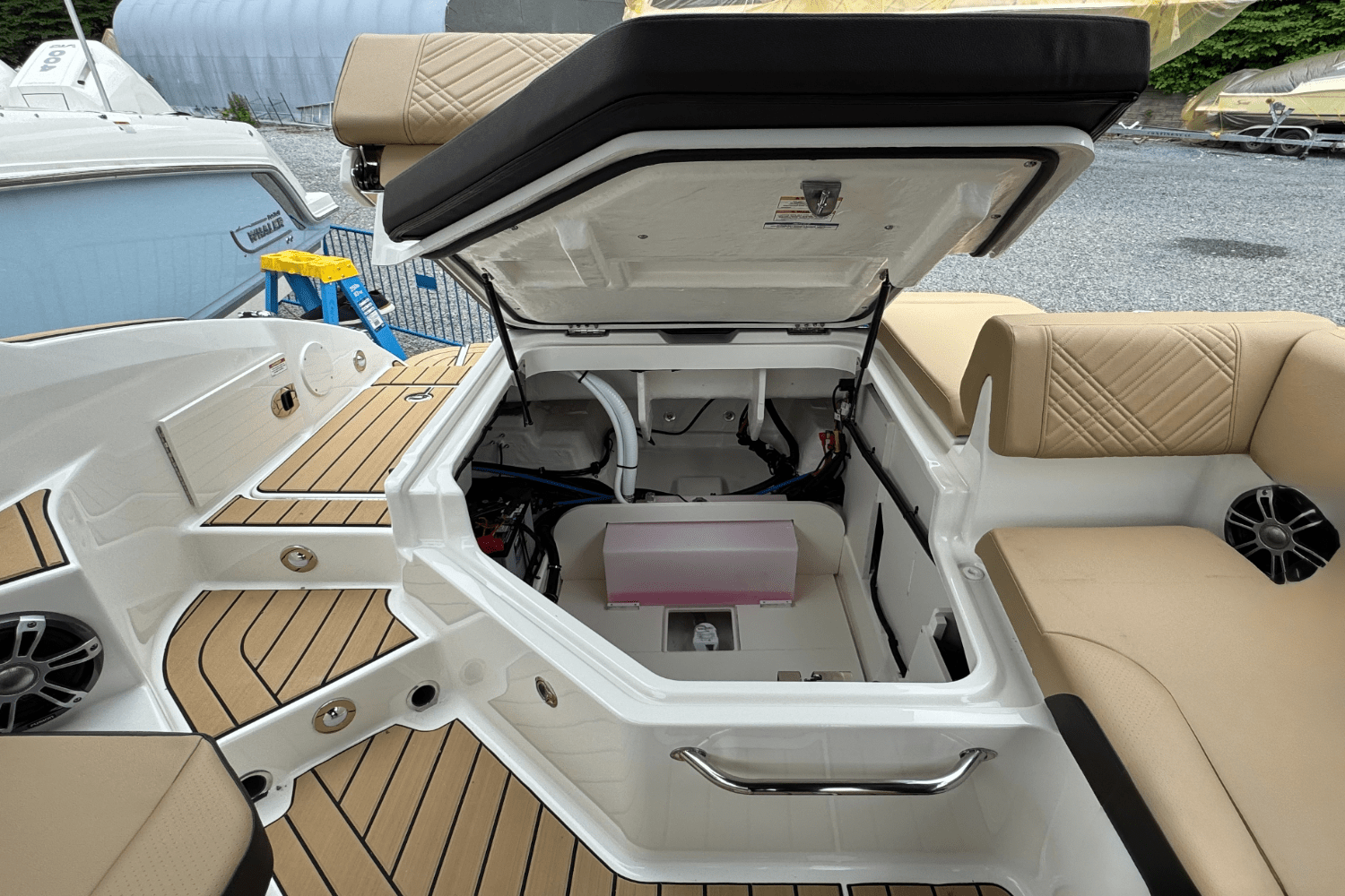 2025 Sea Ray SDX 250 Outboard Image Thumbnail #17