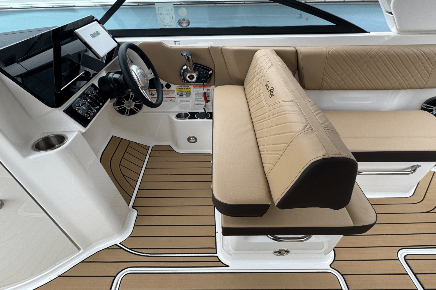 2025 Sea Ray SDX 250 Outboard Image Thumbnail #36