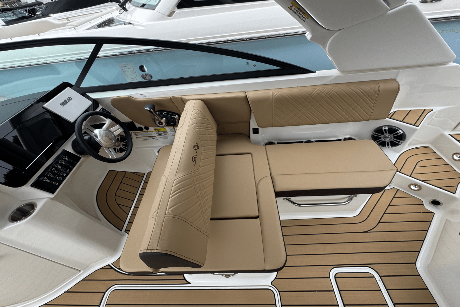2025 Sea Ray SDX 250 Outboard Image Thumbnail #29