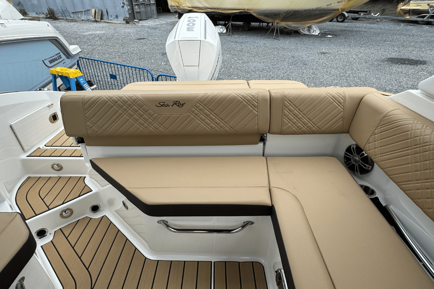 2025 Sea Ray SDX 250 Outboard Image Thumbnail #16