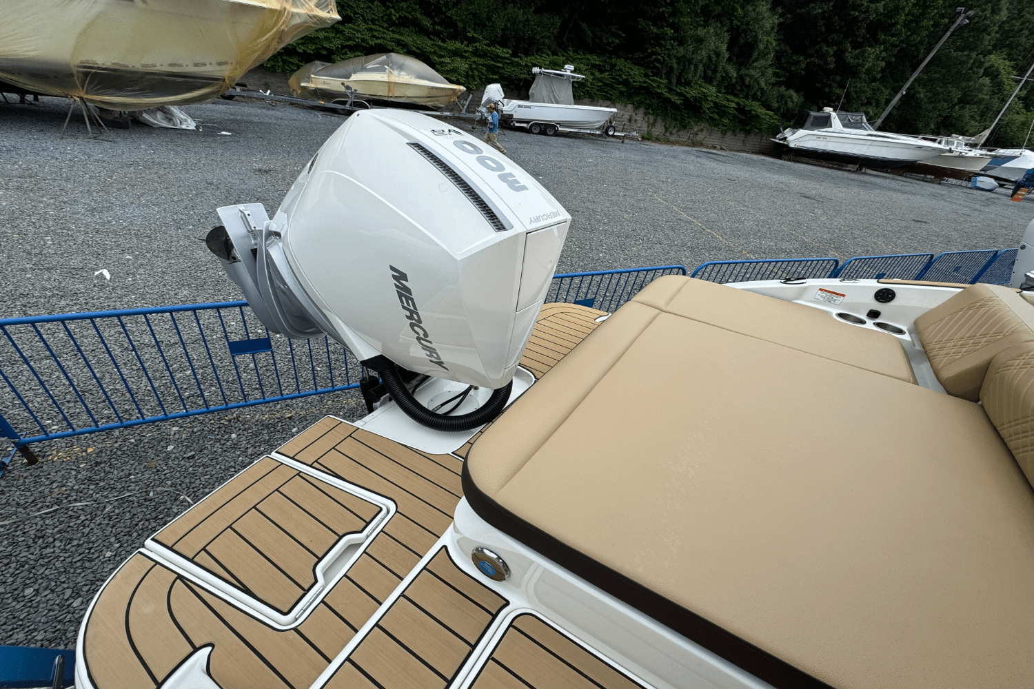 2025 Sea Ray SDX 250 Outboard Image Thumbnail #5