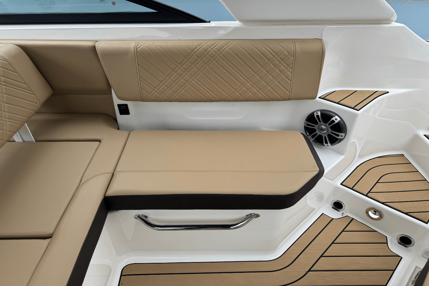 2025 Sea Ray SDX 250 Outboard Image Thumbnail #30