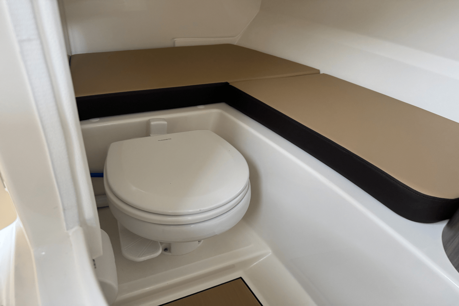 2025 Sea Ray SDX 250 Outboard Image Thumbnail #43
