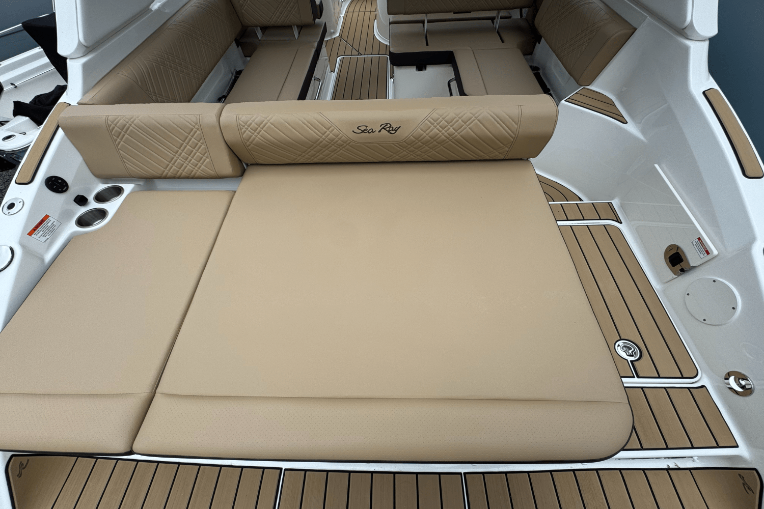 2025 Sea Ray SDX 250 Outboard Image Thumbnail #9