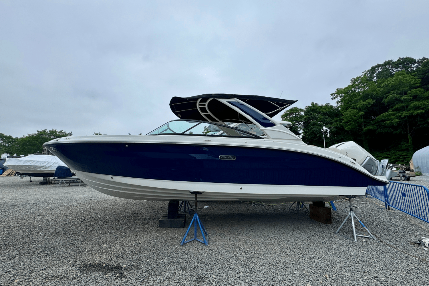 2025 Sea Ray SDX 250 Outboard Image Thumbnail #2