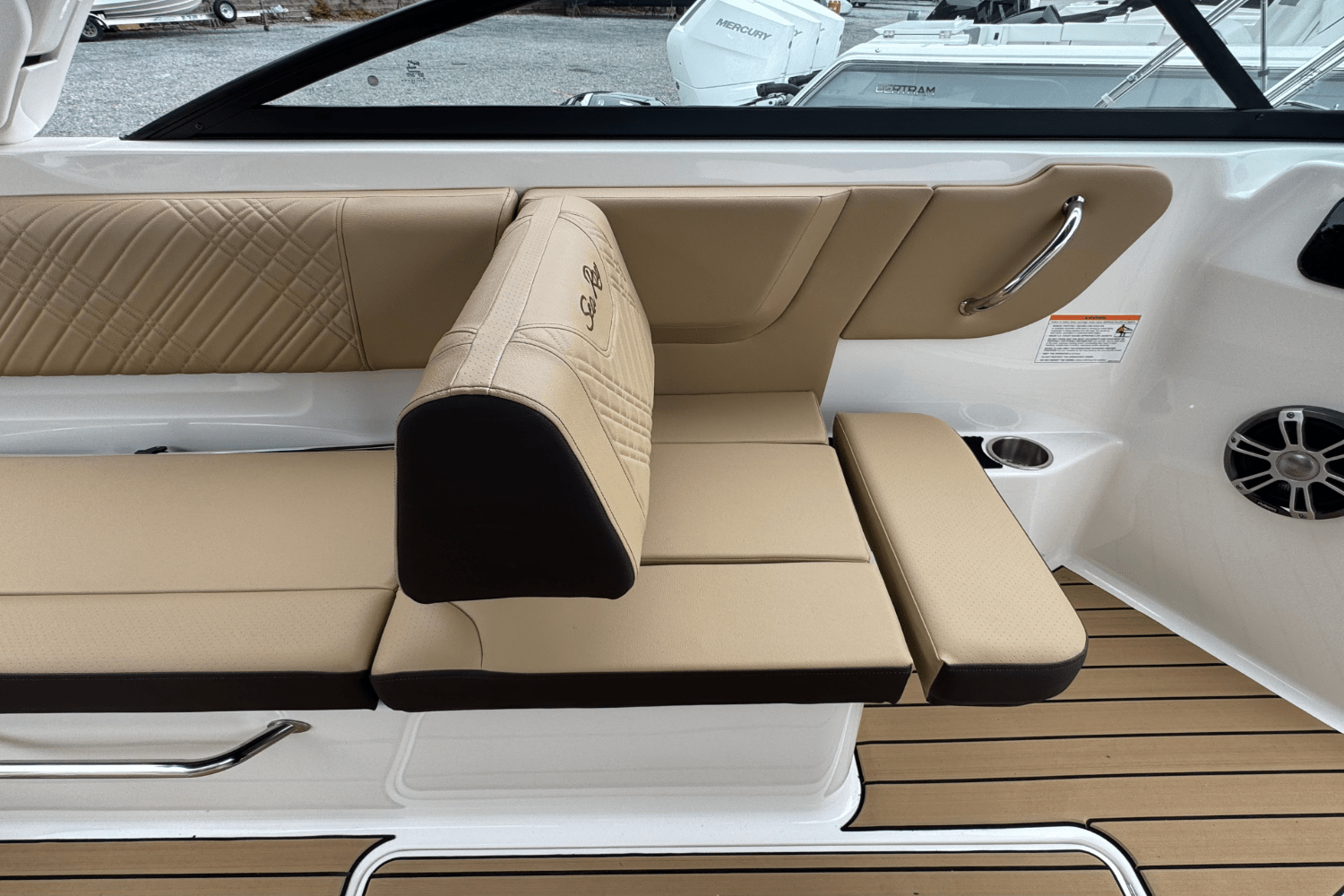 2025 Sea Ray SDX 250 Outboard Image Thumbnail #34