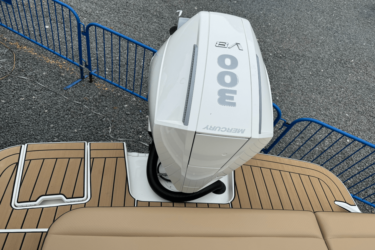 2025 Sea Ray SDX 250 Outboard Image Thumbnail #6