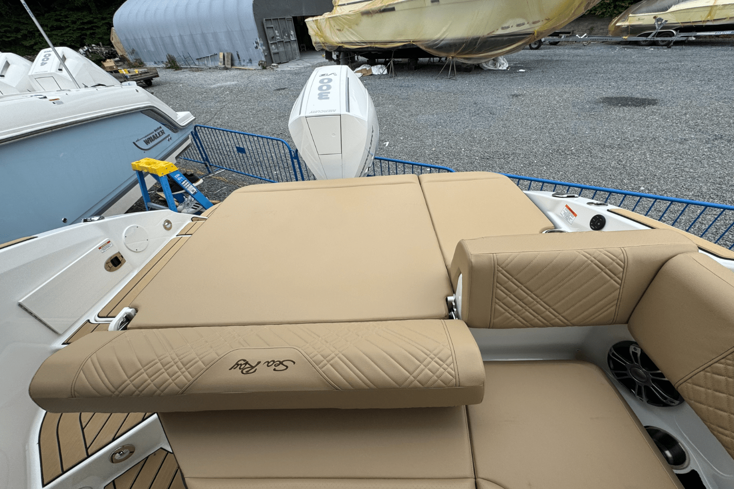 2025 Sea Ray SDX 250 Outboard Image Thumbnail #21