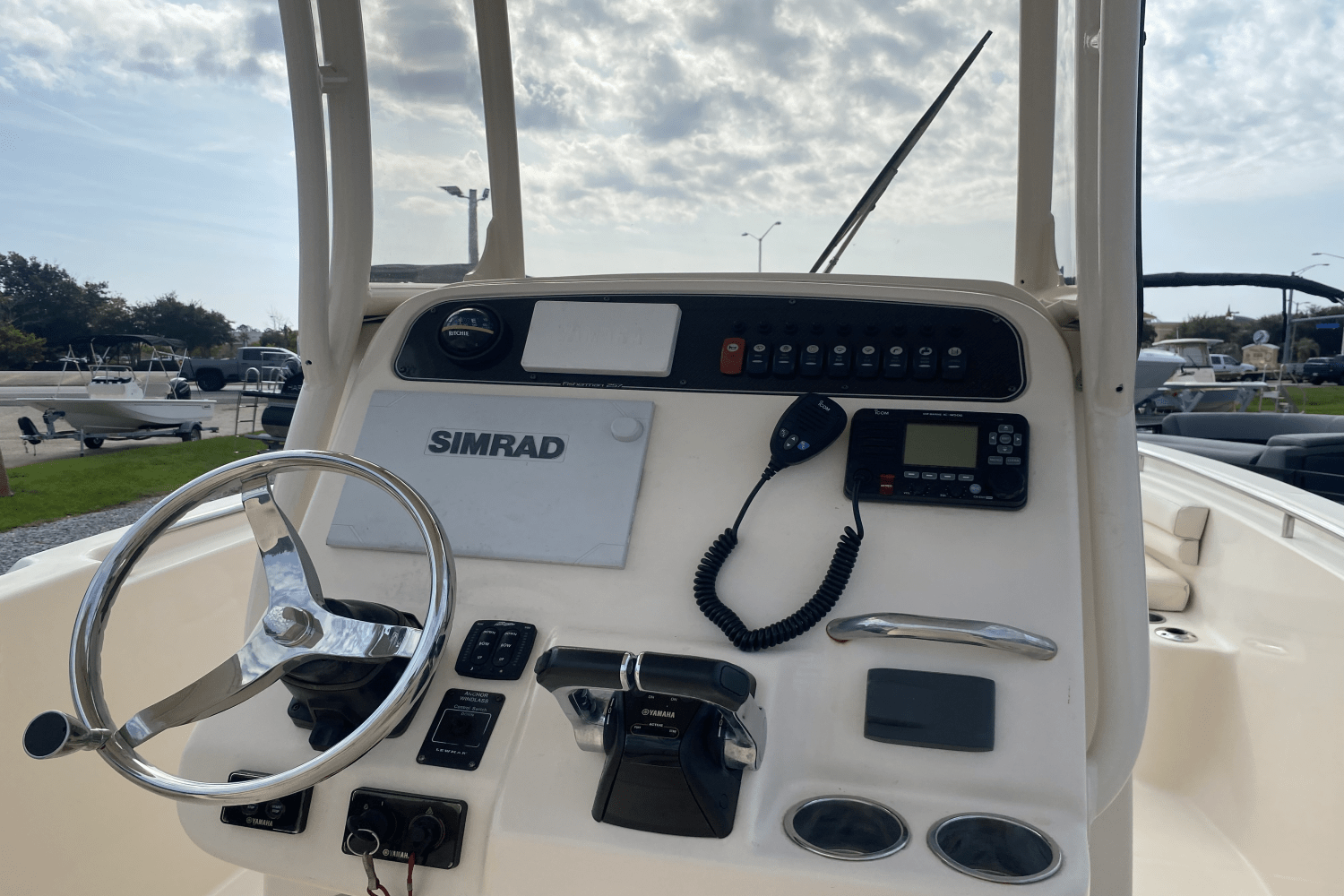 2017 Grady-White 257 FISHERMAN Image Thumbnail #5