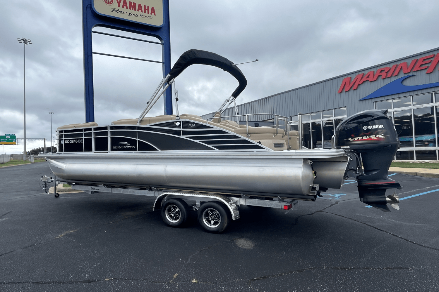 2016 Bennington 2275 RCW Image Thumbnail #2