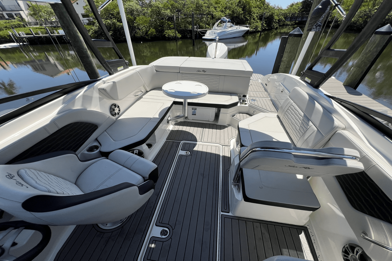 2023 Sea Ray 230 SPX-OB Image Thumbnail #36