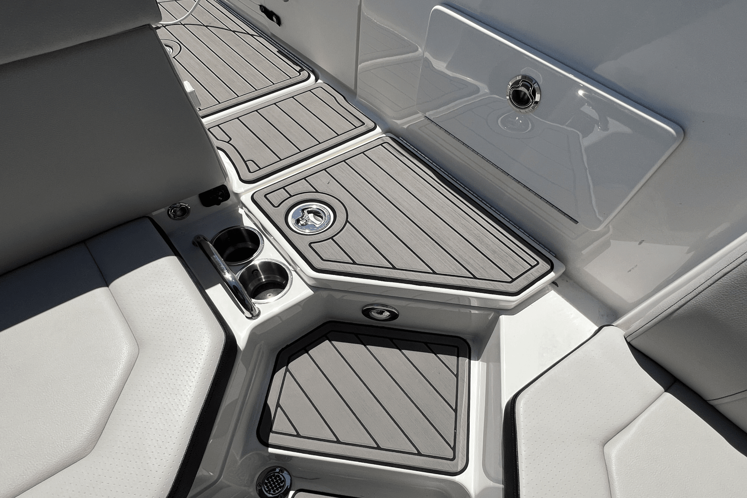 2023 Sea Ray 230 SPX-OB Image Thumbnail #53