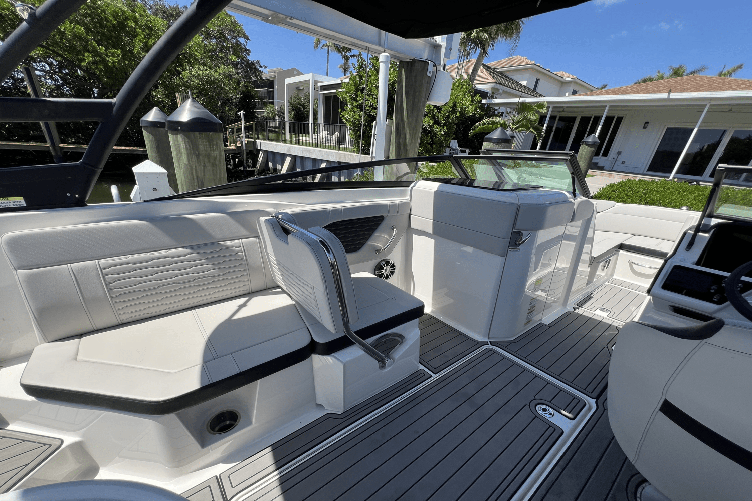 2023 Sea Ray 230 SPX-OB Image Thumbnail #45