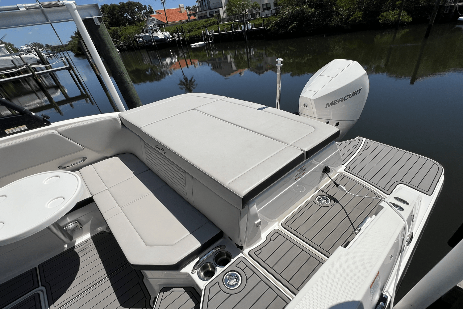 2023 Sea Ray 230 SPX-OB Image Thumbnail #32