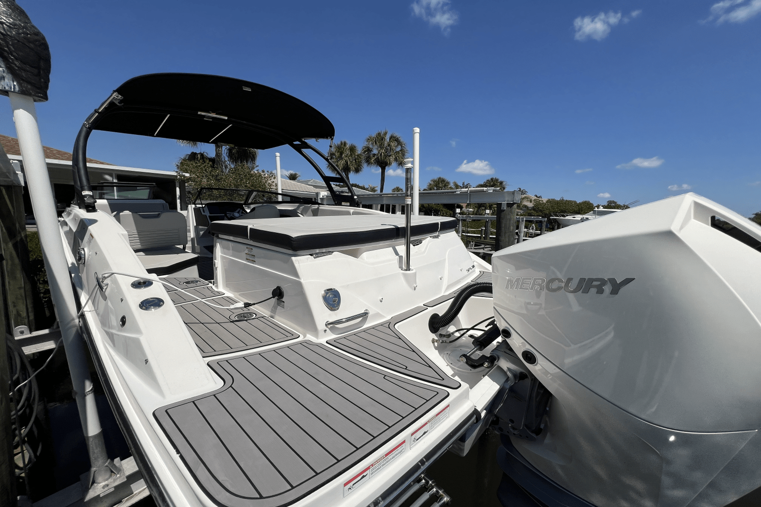 2023 Sea Ray 230 SPX-OB Image Thumbnail #33