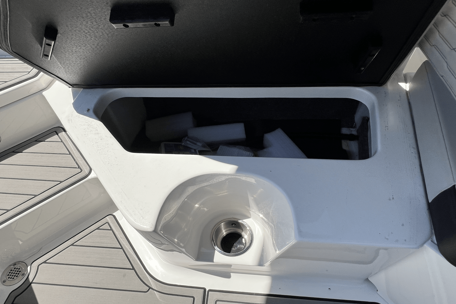 2023 Sea Ray 230 SPX-OB Image Thumbnail #52