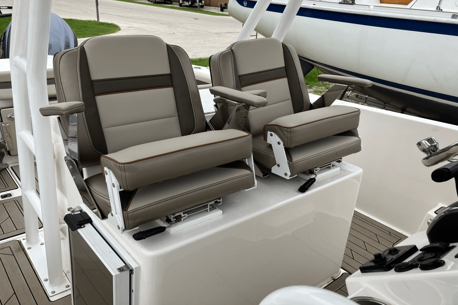 2022 Cutwater C 24 CW Image Thumbnail #7