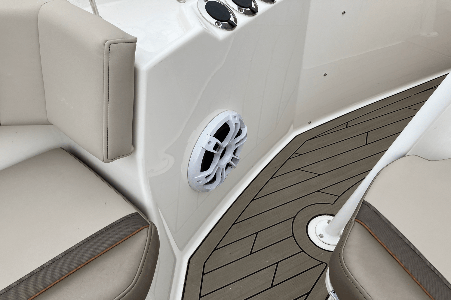 2022 Cutwater C 24 CW Image Thumbnail #32