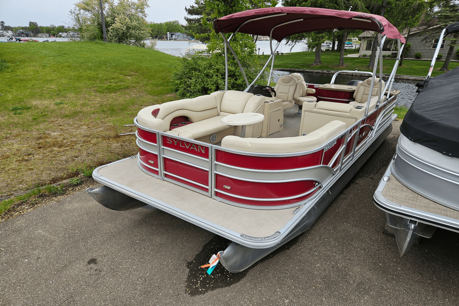 2018 Sylvan MIRAGE 8522ENT Image Thumbnail #1