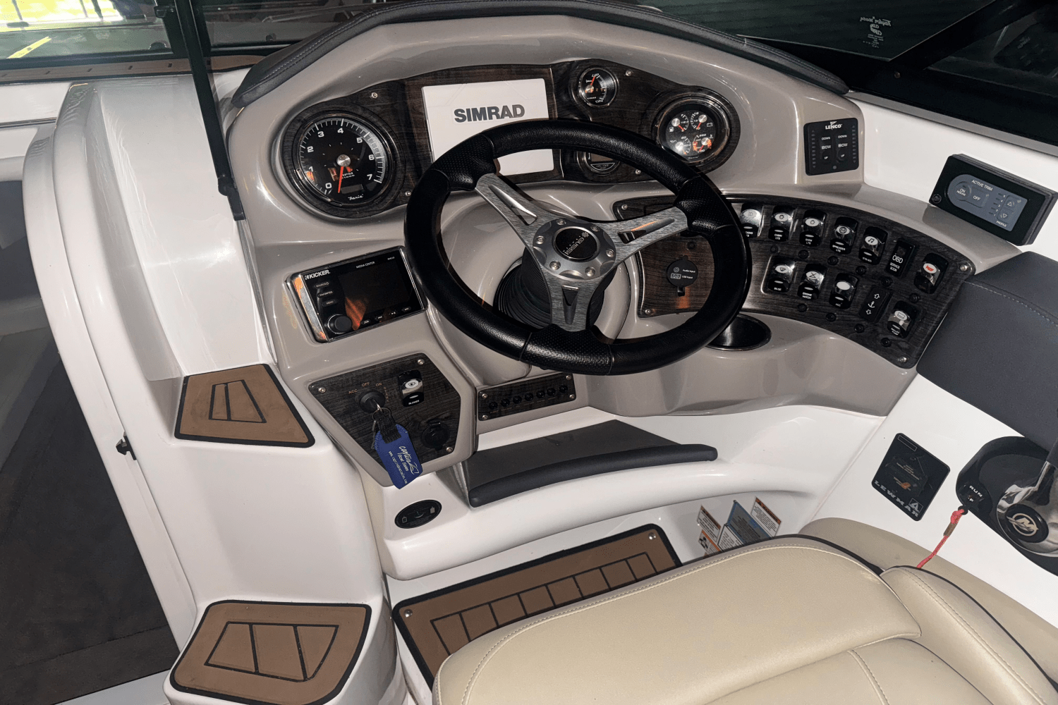 2019 Rinker QX29 Image Thumbnail #7