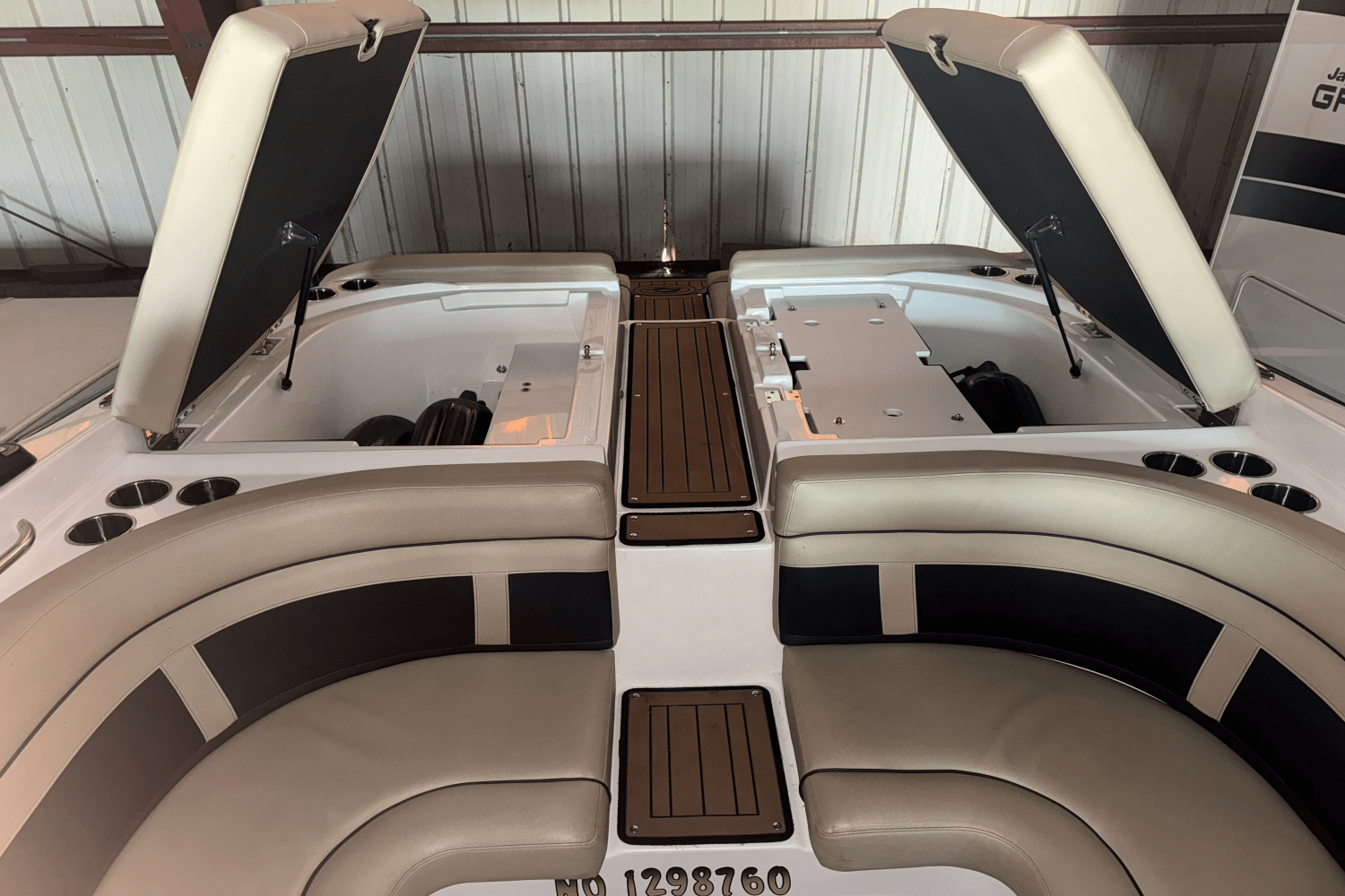 2019 Rinker QX29 Image Thumbnail #12