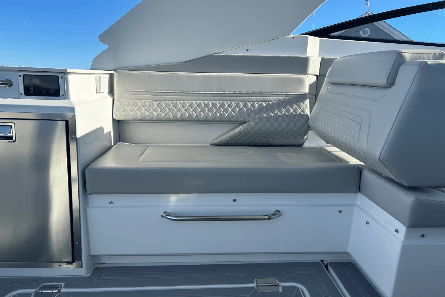 2024 Cruisers Yachts 34 GLS Image Thumbnail #52